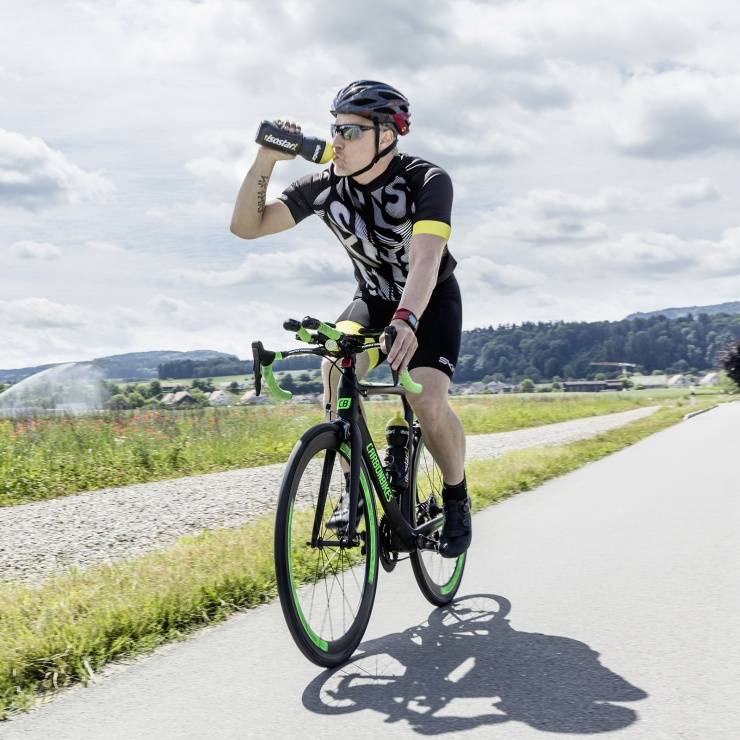 Jürg Hösli auf dem Velo mit Isostar